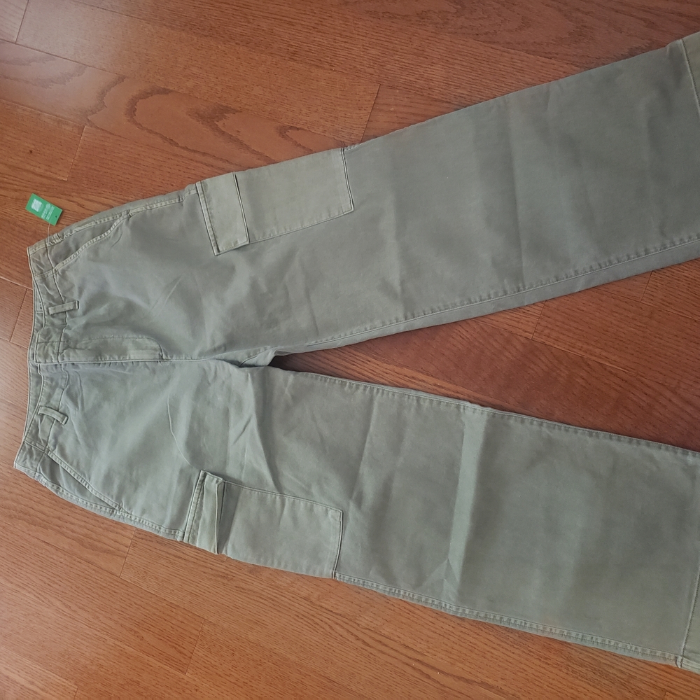 GAP Green Cargo Pants with Straight Leg Design